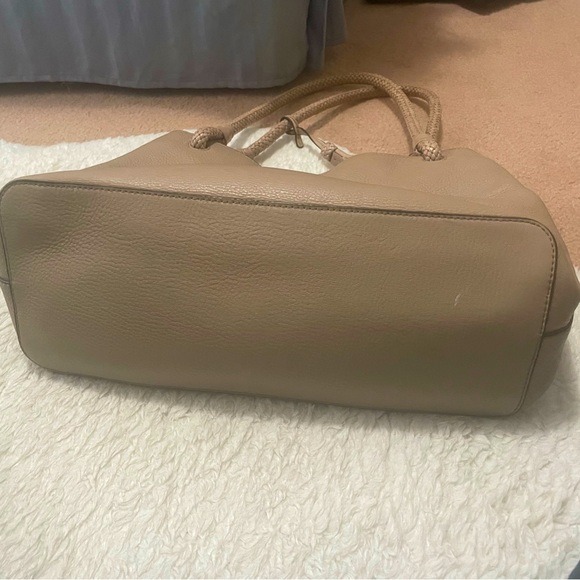 Tory Burch MacGraw handbag! Like new! - Picture 10 of 13